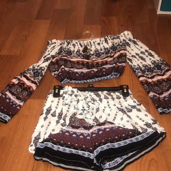 Boohoo Dresses & Skirts - Off the shoulder top with matching shorts